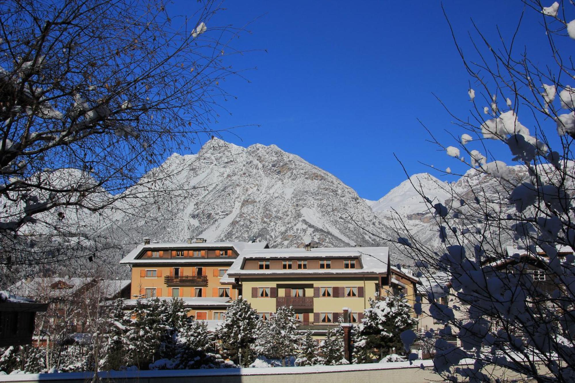 Meuble Sci Sport Hotel Bormio Buitenkant foto