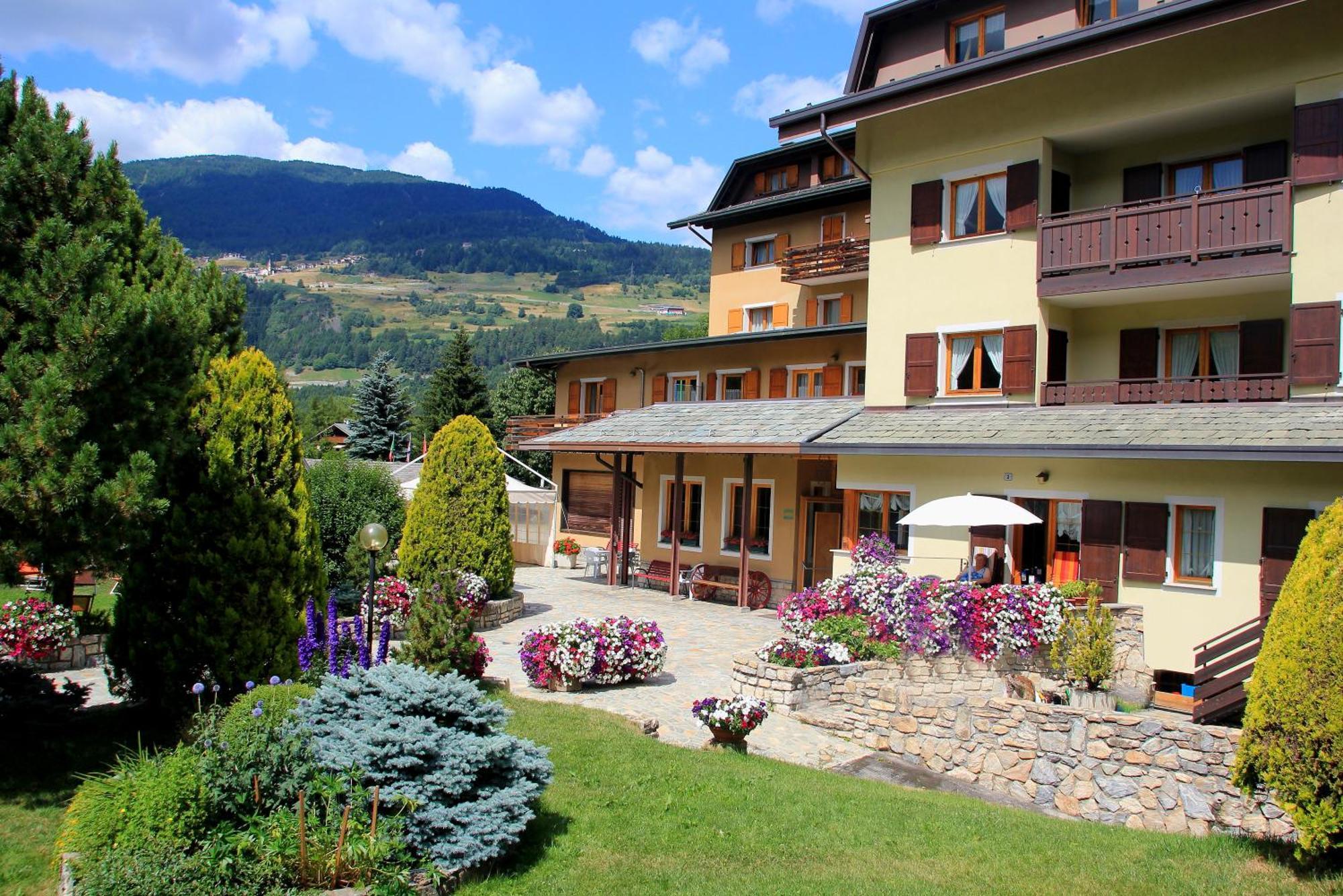 Meuble Sci Sport Hotel Bormio Buitenkant foto